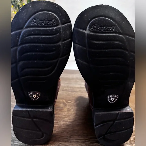 Ariat Women’s Brown Leather Western Boots Size 7B Distressed Cowboy - Picture 9 of 9